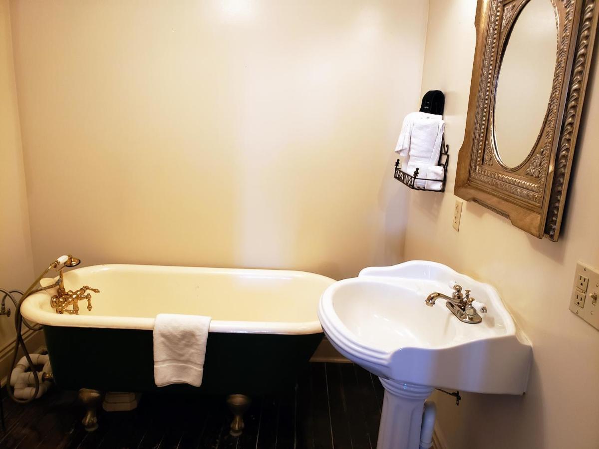 Iron Horse Hotel Blackwater ภายนอก รูปภาพ