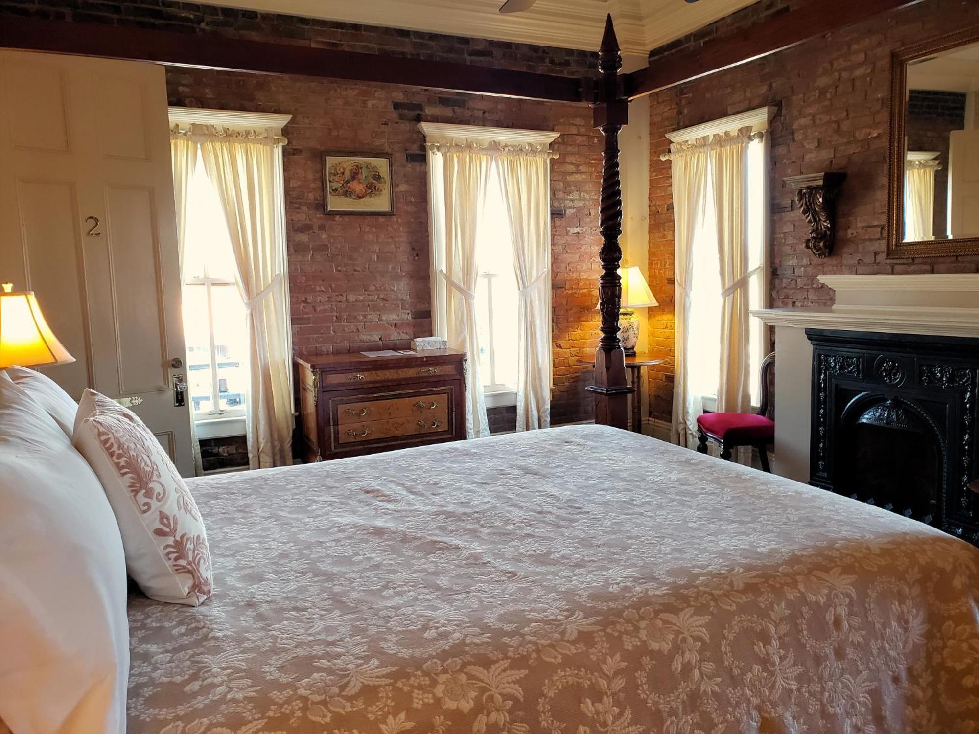 Iron Horse Hotel Blackwater ภายนอก รูปภาพ