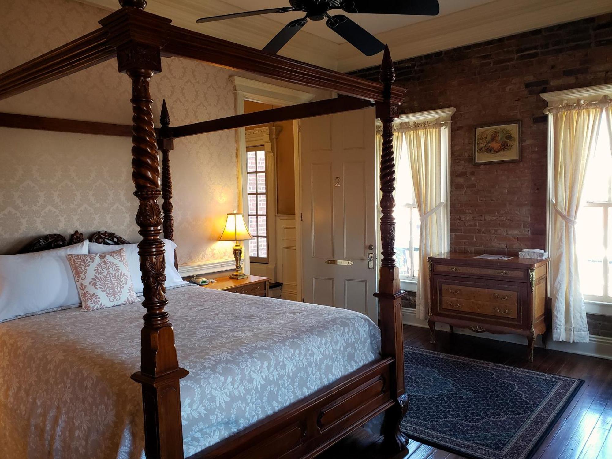 Iron Horse Hotel Blackwater ภายนอก รูปภาพ