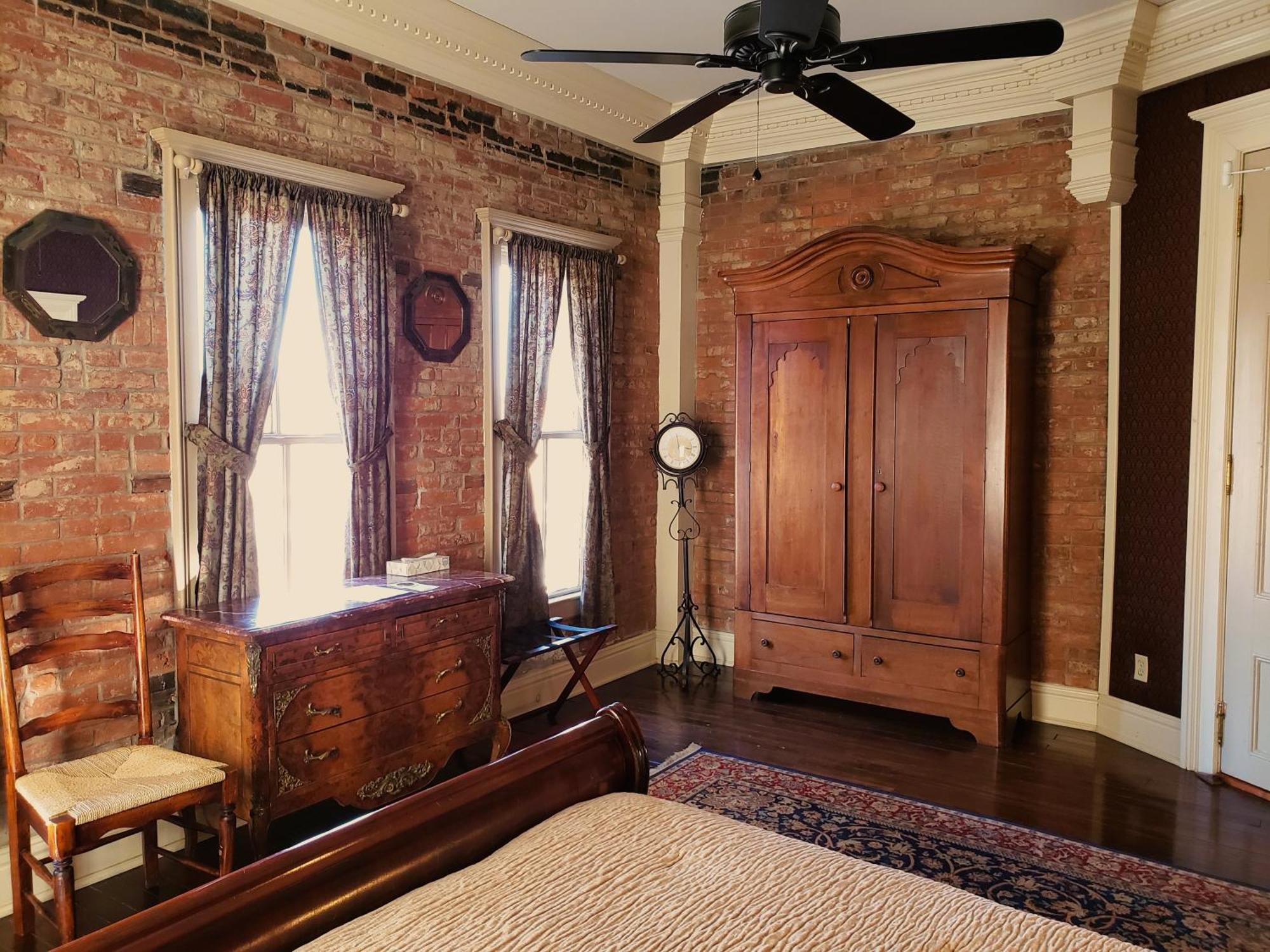 Iron Horse Hotel Blackwater ภายนอก รูปภาพ