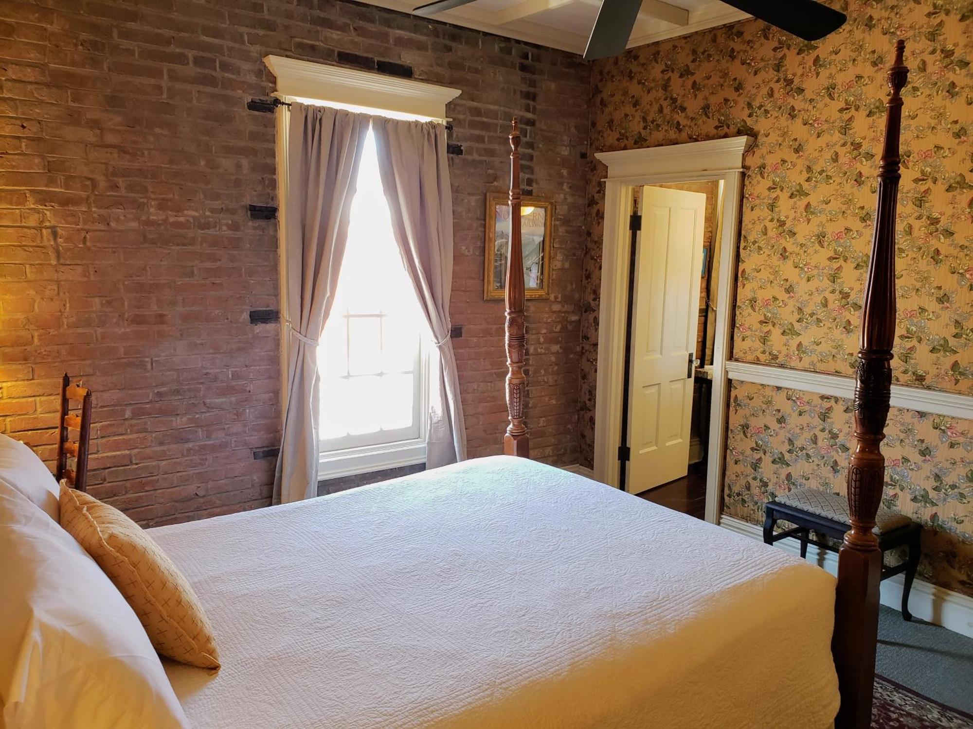 Iron Horse Hotel Blackwater ภายนอก รูปภาพ