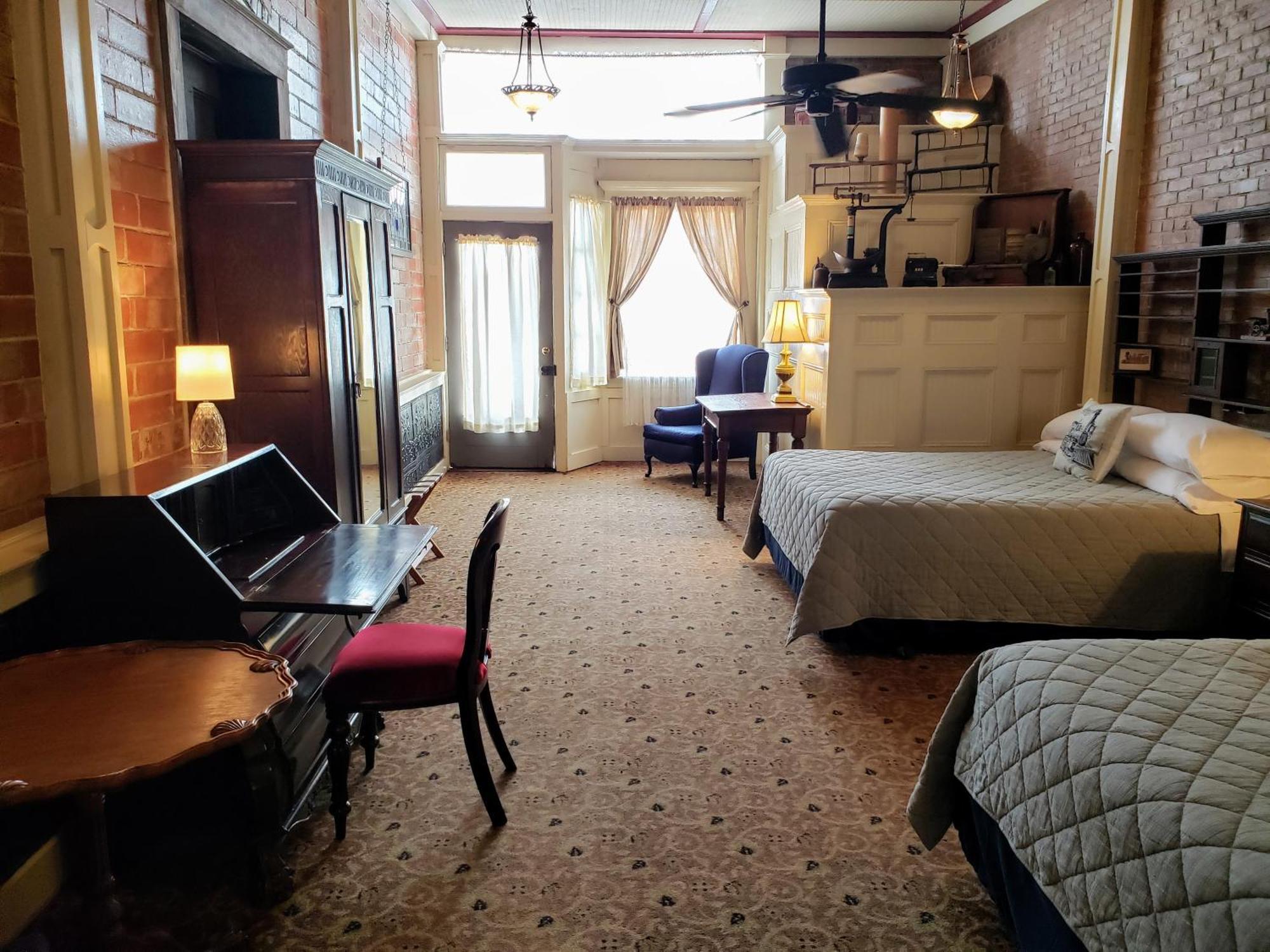 Iron Horse Hotel Blackwater ภายนอก รูปภาพ